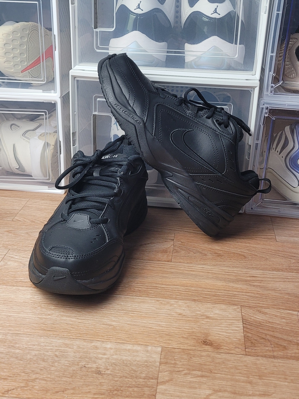 Nike Air Monarch IV Men Size 8.5 D Triple Black Leather Shoe Sneaker 415445-001